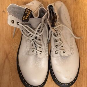 Beige/off-white Dr Martens 1460 Pascal Boots